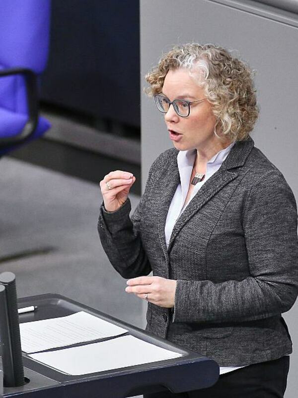 Julia Verlinden, stellvertretende Fraktionsvorsitzende der Grünen im Bundestag, hat US-Präsident Donald Trump scharf für seine Entscheidung kritisiert, die USA aus dem Pariser Klimaschutzabkommen herauszuführen.