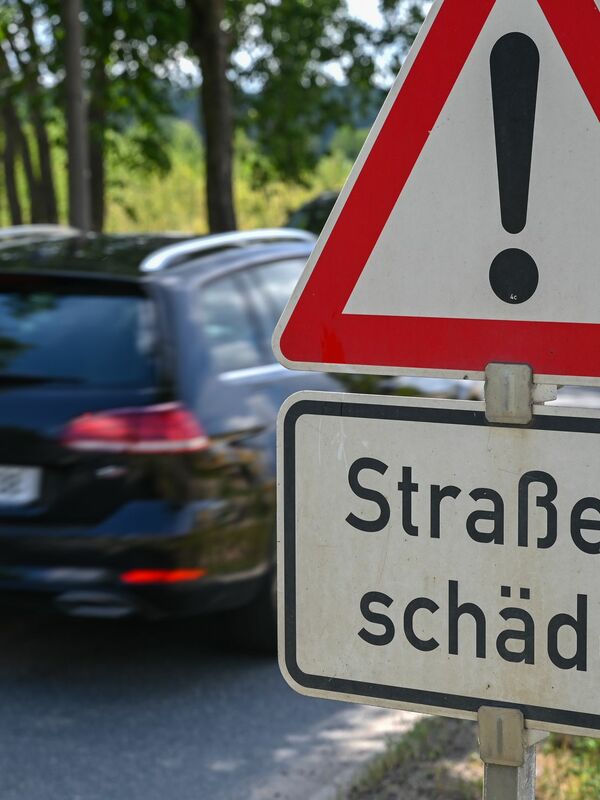 In Deutschland rollt die Reisewelle – aber vielerorts holpert es: Ein Drittel der Bundesstraßen und ein Fünftel der Autobahnen bräuchte Ausbesserung.